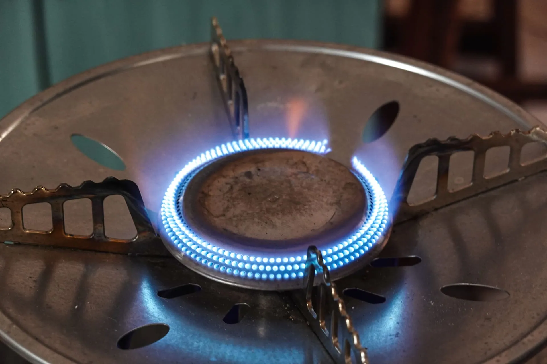 Blue gas burner flame, the gas option in heat pump vs gas hot water